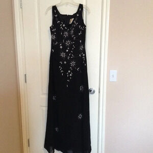 La Cache Couture Women's Black Evening Dress Prom Party Wedding Embellished